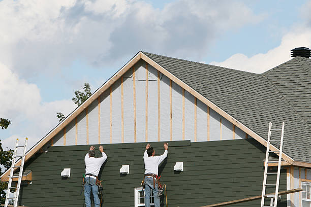 Professional Siding Repair technician working in Bethesda, MD